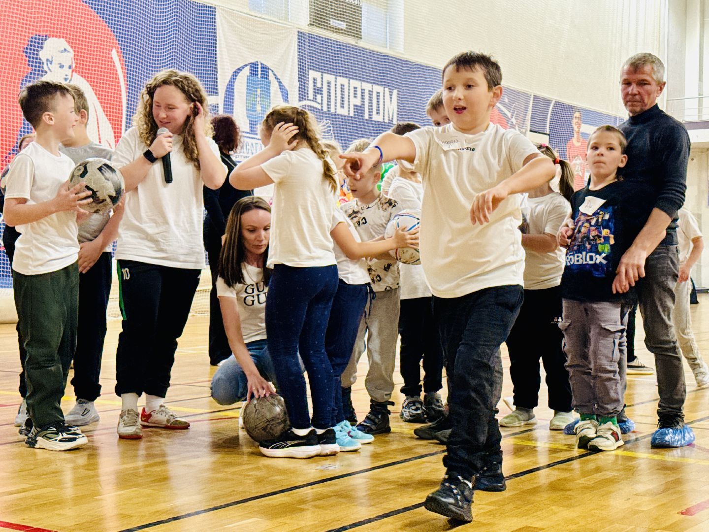 леон сатурн, раменский сатурн, благотворительный мастер-класс, мастер-класс от футболистов, дети с овз,