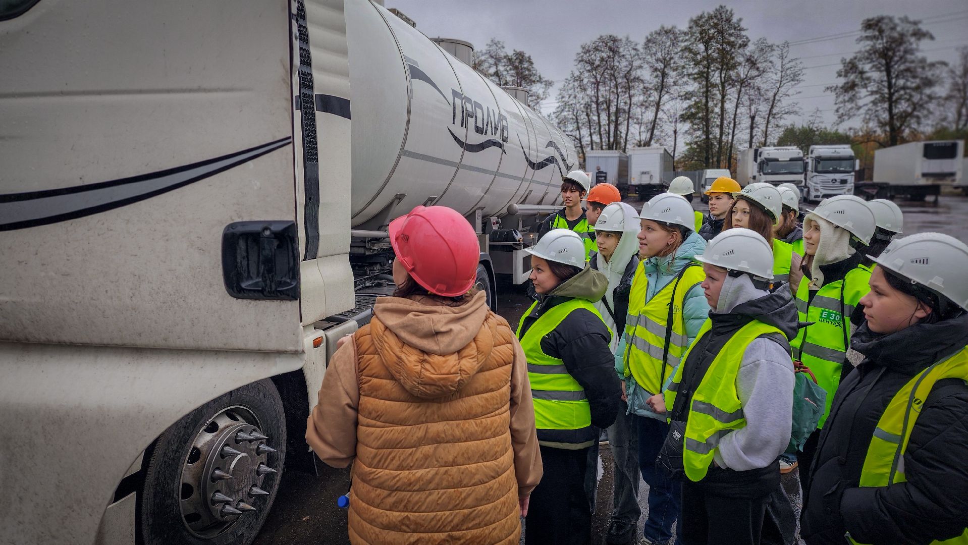 бронницы, студенты , компания работодатель в бронницах, экскурсия для студентов, будущая профессия,