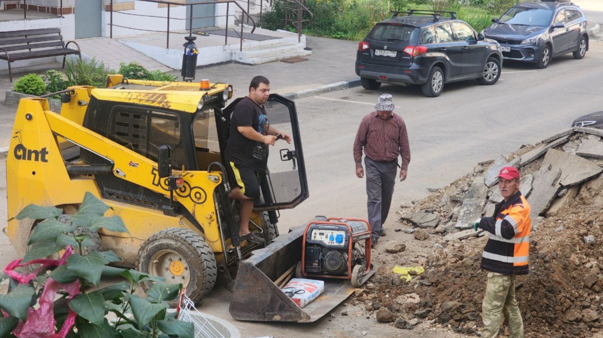 ЖКХ, Готовность техники к зиме , Очистка дворов от снега ,