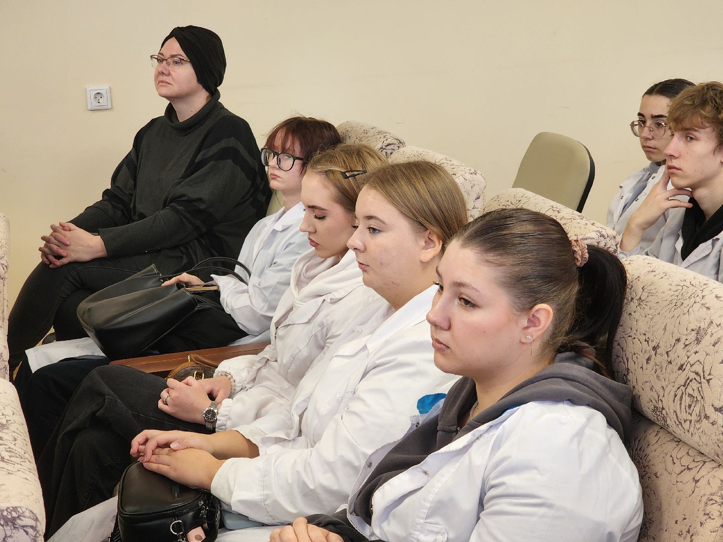 Подольск , детская больница, студенты, медики,