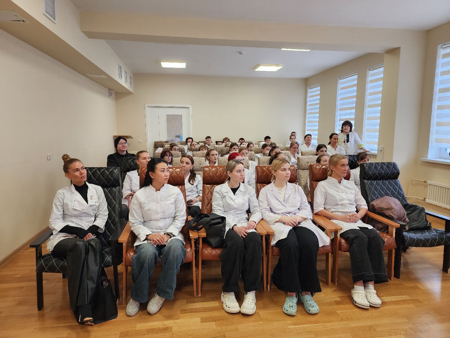 Подольск , детская больница, студенты, медики,