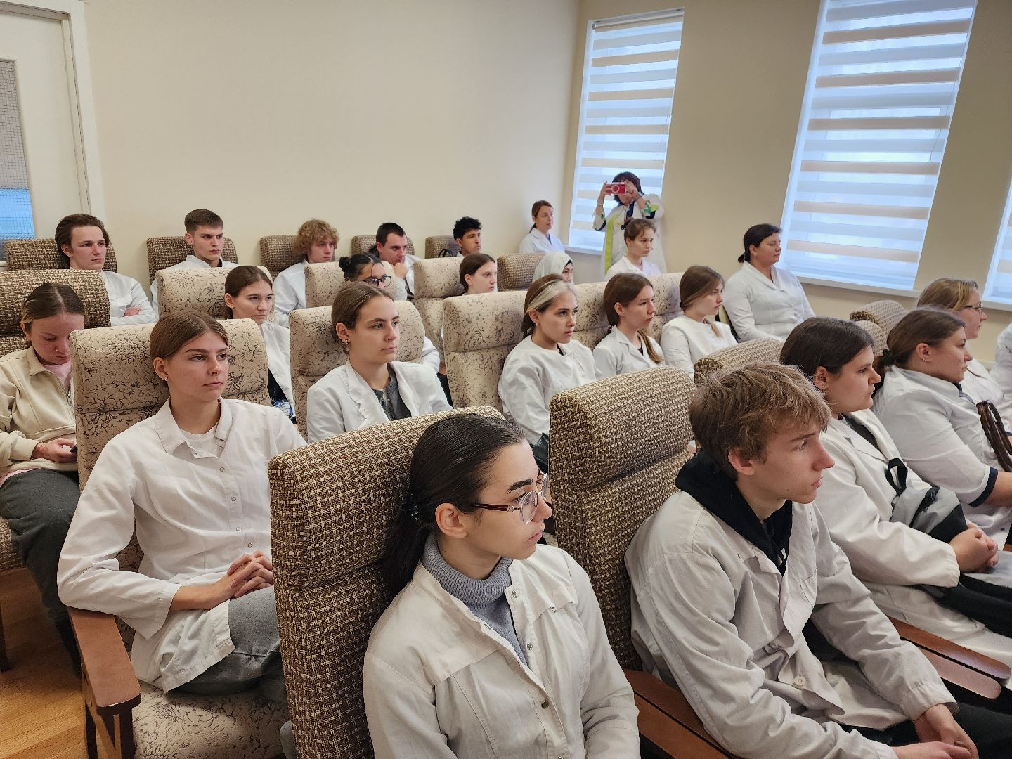 Подольск , детская больница, студенты, медики,