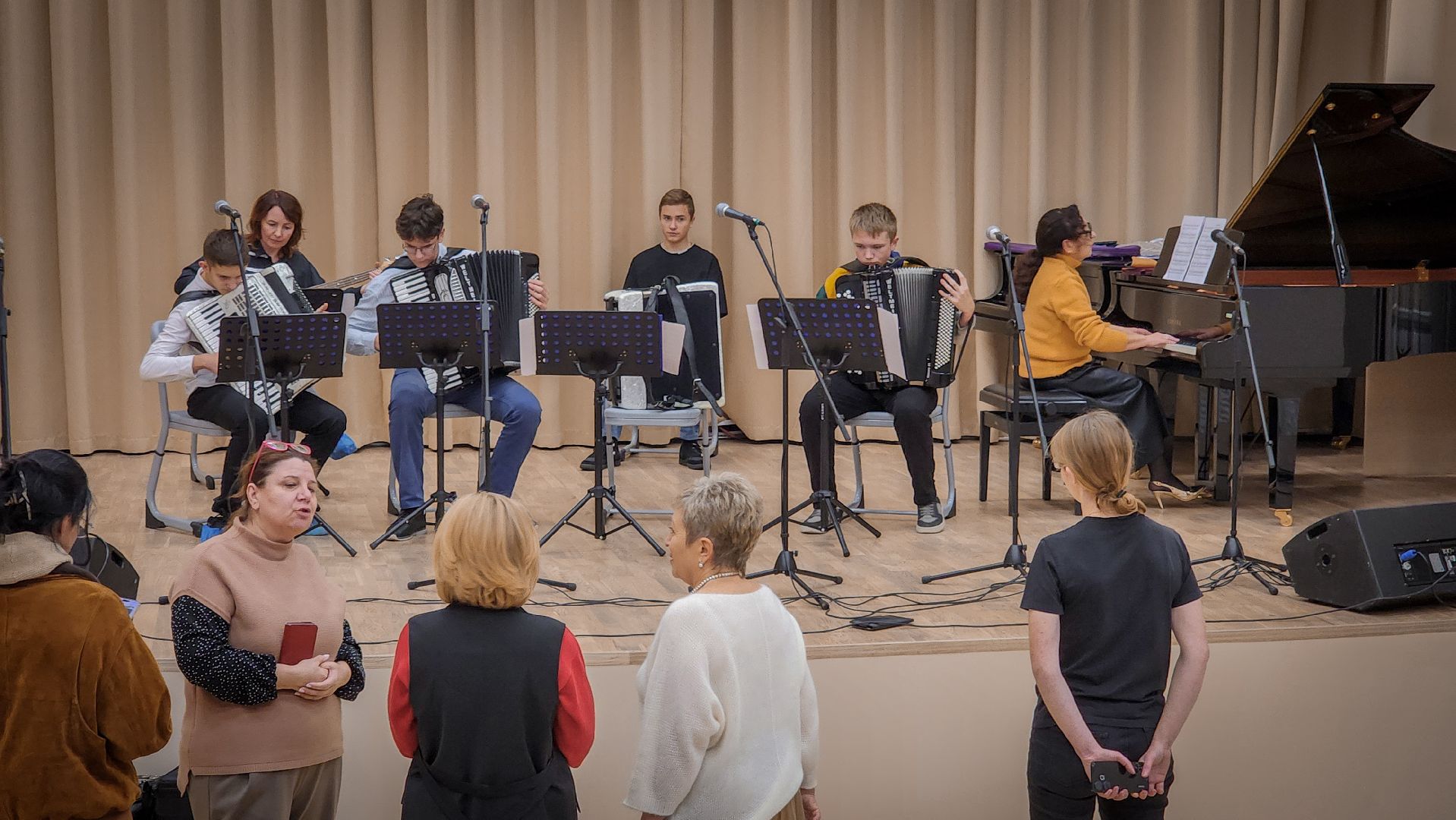 бронницы , детская школа искусств в бронницах, капитальный ремонт детской школы искусств , первое занятие в школе искусств , завершен ремонт детской школы искусств в бронницах,
