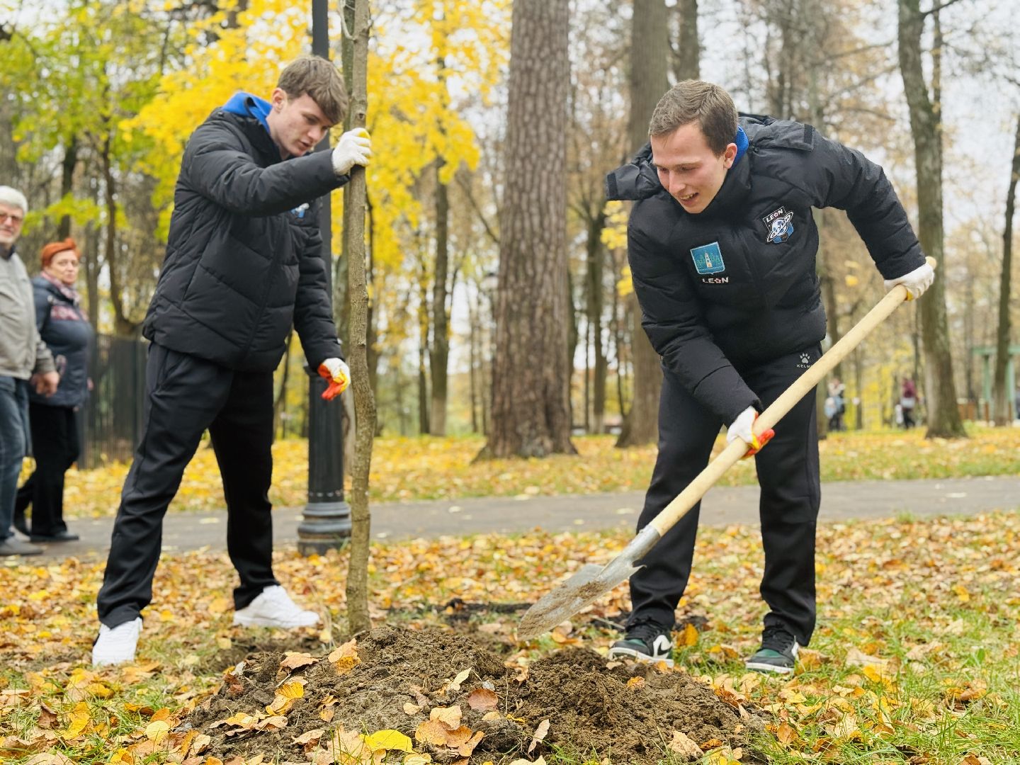 раменское, высадка деревьев, сво, сатурн, леон сатурн, раменский сатурн,  раменский городской парк,патриотическая акция,