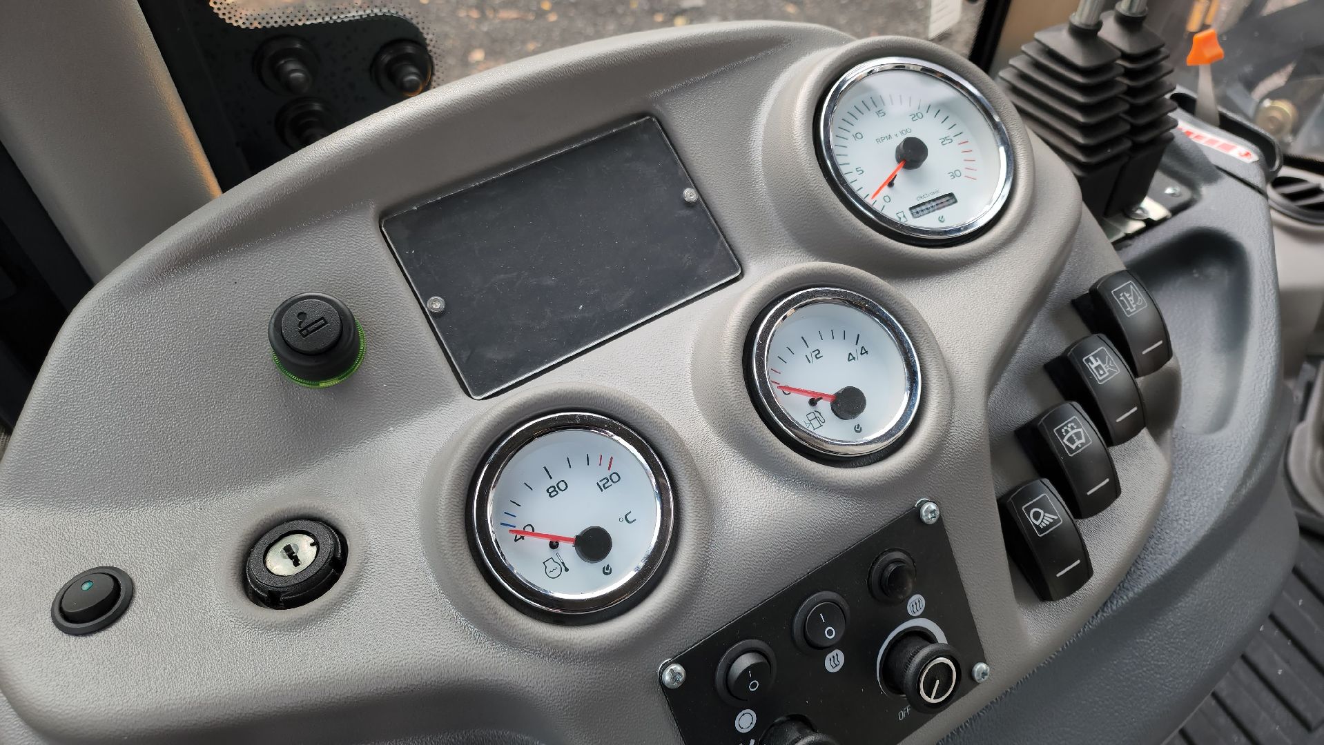 кашира, муп теплосеть, экскаватор-погрузчик, новая техника, губернаторская программа, ремонт, благоустройство,