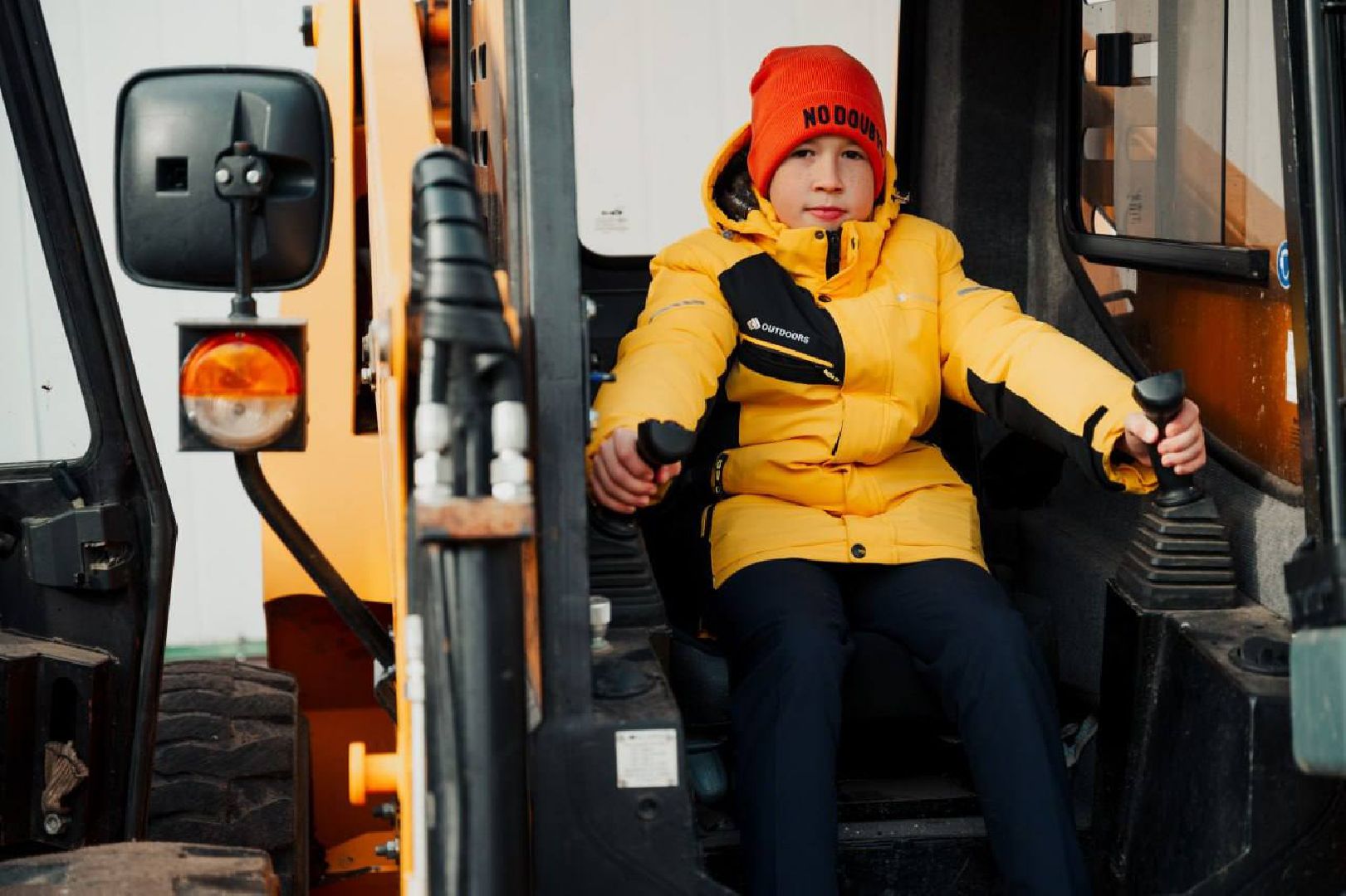 жкх, подготовка к зиме, дети, школьники, коммунальное хозяйство,