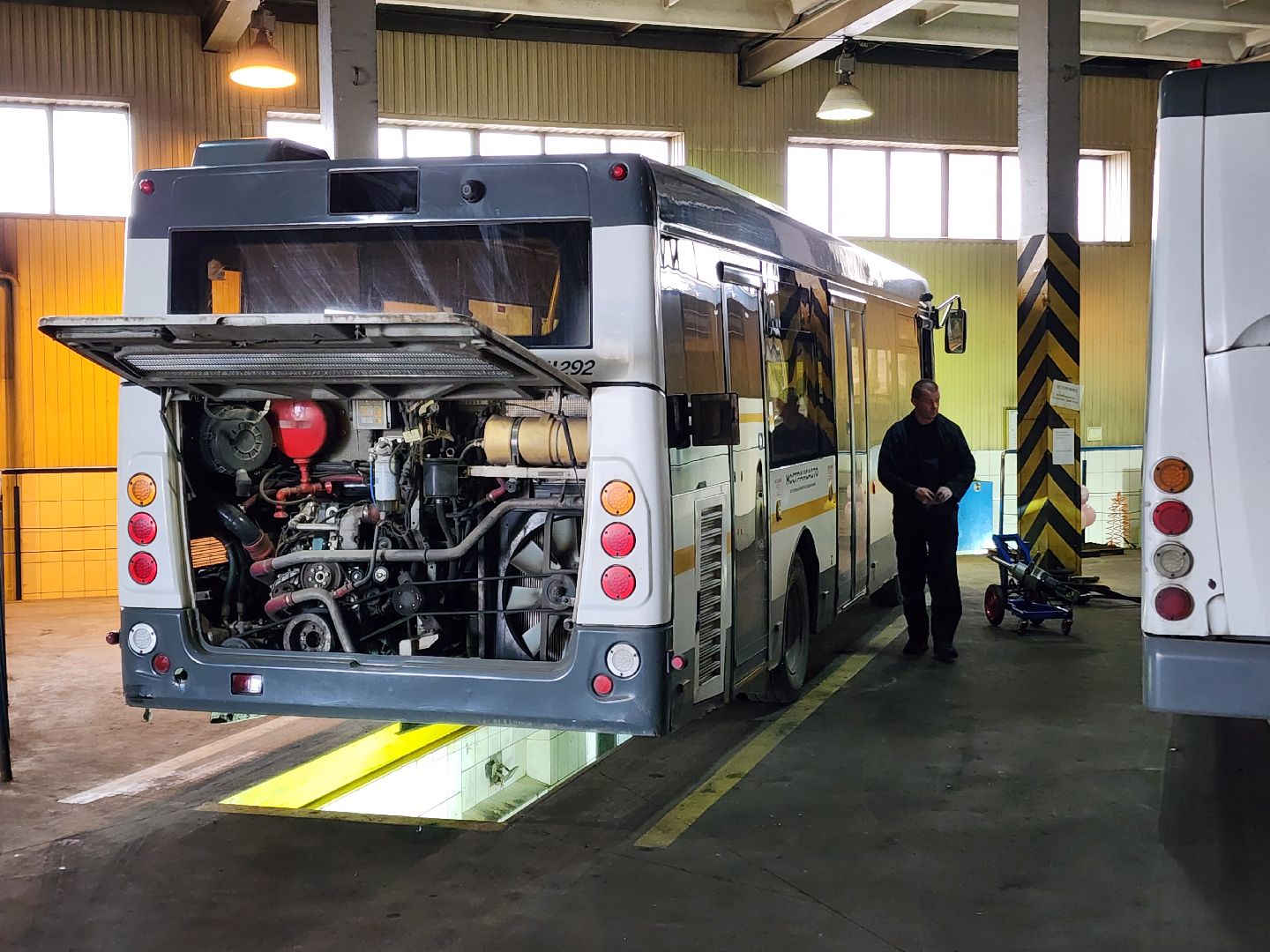 чехов, деревня манушкино, мострансавто, производственная база чехов, подготовка к рейсу, маршрут 1365 чехов москва, водитель валерий ковик,