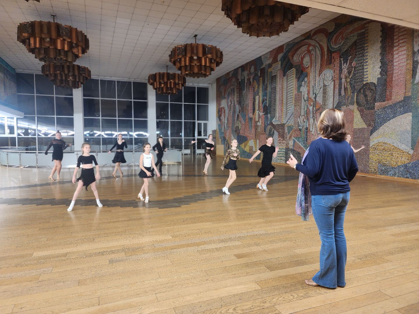 танцы, дк мир, культура,