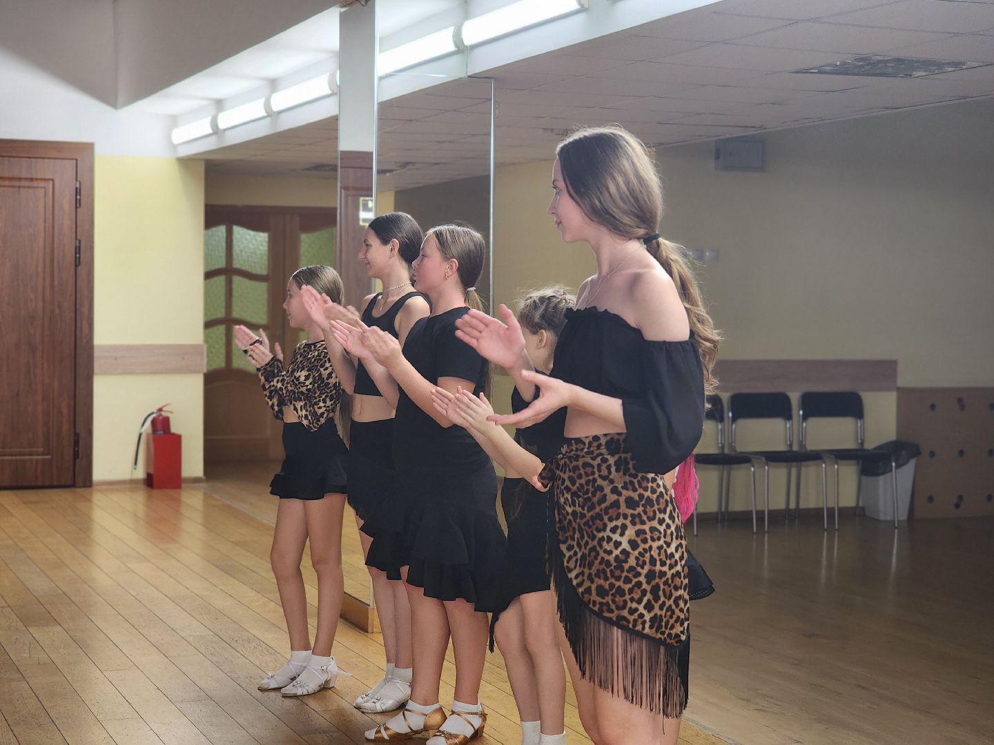 танцы, дк мир, культура,