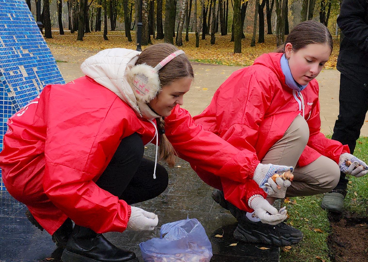 наро-фоминск, наро-фоминский городской округ, экологическая акция, благоустройство клумб, движение первых наро-фоминск, юннаты,