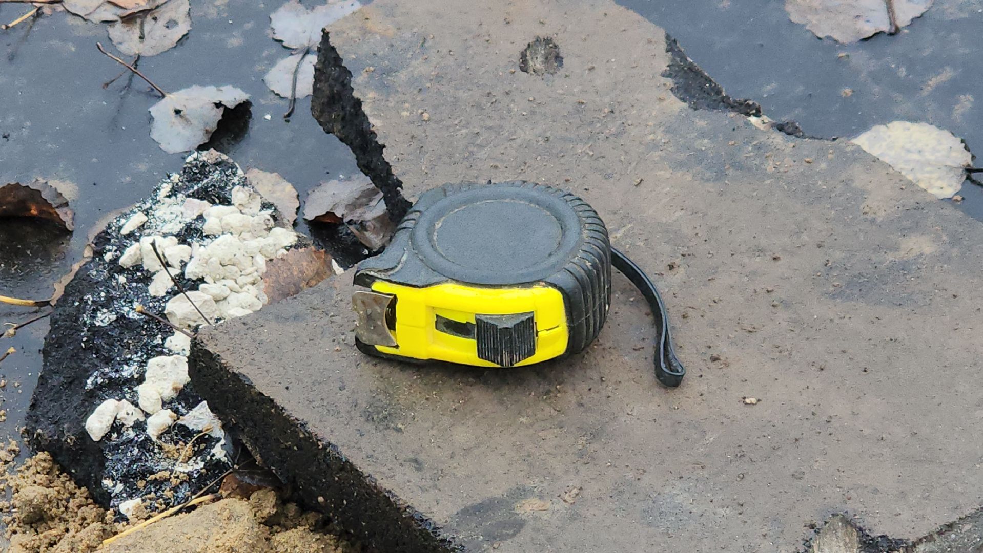 щёлково, новая спортивная площадка, маврино, Установка опор спортивной площадки,