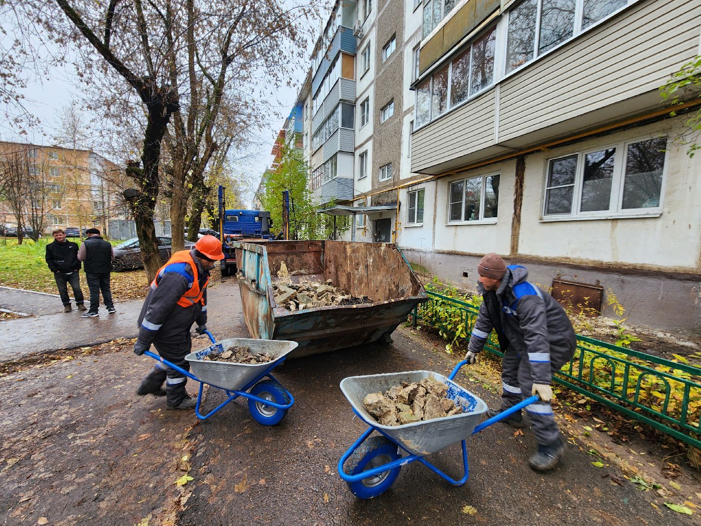 чехов, микрорайон венюково, улица гагарина 56, капремонт фасада, утепление дома, теплоизоляция, гидроизоляция, капитальный ремонт отмостки, обновление цоколя, фасадные работы, облицовка дома, фонд капремонта московской области, госпрограмма московской области, формирование комфортной городской среды,замена инженерных сетей,