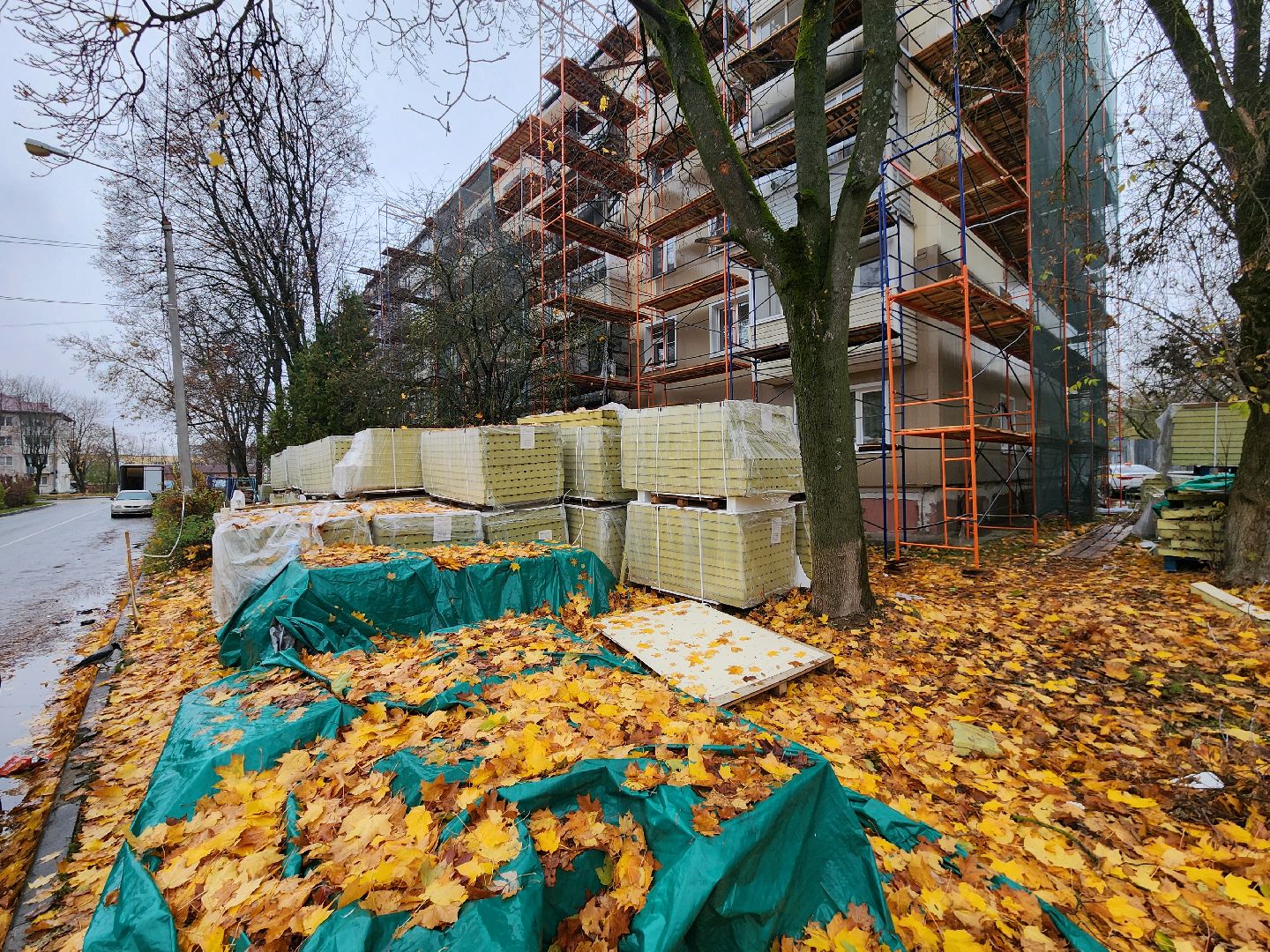 чехов, микрорайон венюково, улица гагарина 56, капремонт фасада, утепление дома, теплоизоляция, гидроизоляция, капитальный ремонт отмостки, обновление цоколя, фасадные работы, облицовка дома, фонд капремонта московской области, госпрограмма московской области, формирование комфортной городской среды,замена инженерных сетей,