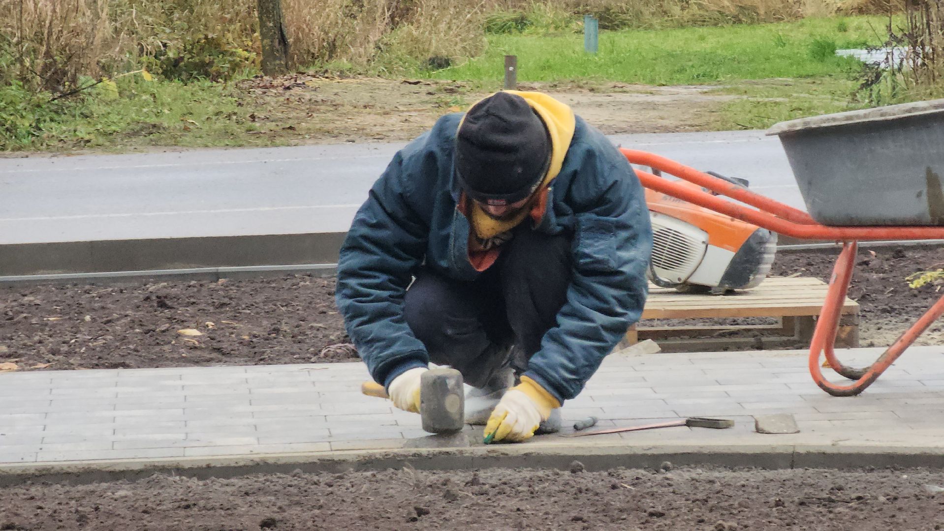 кашира, благоустройство, комфортная городская среда, сквер, тротуарная плитка, озеленение, освещение, безопасный регион,