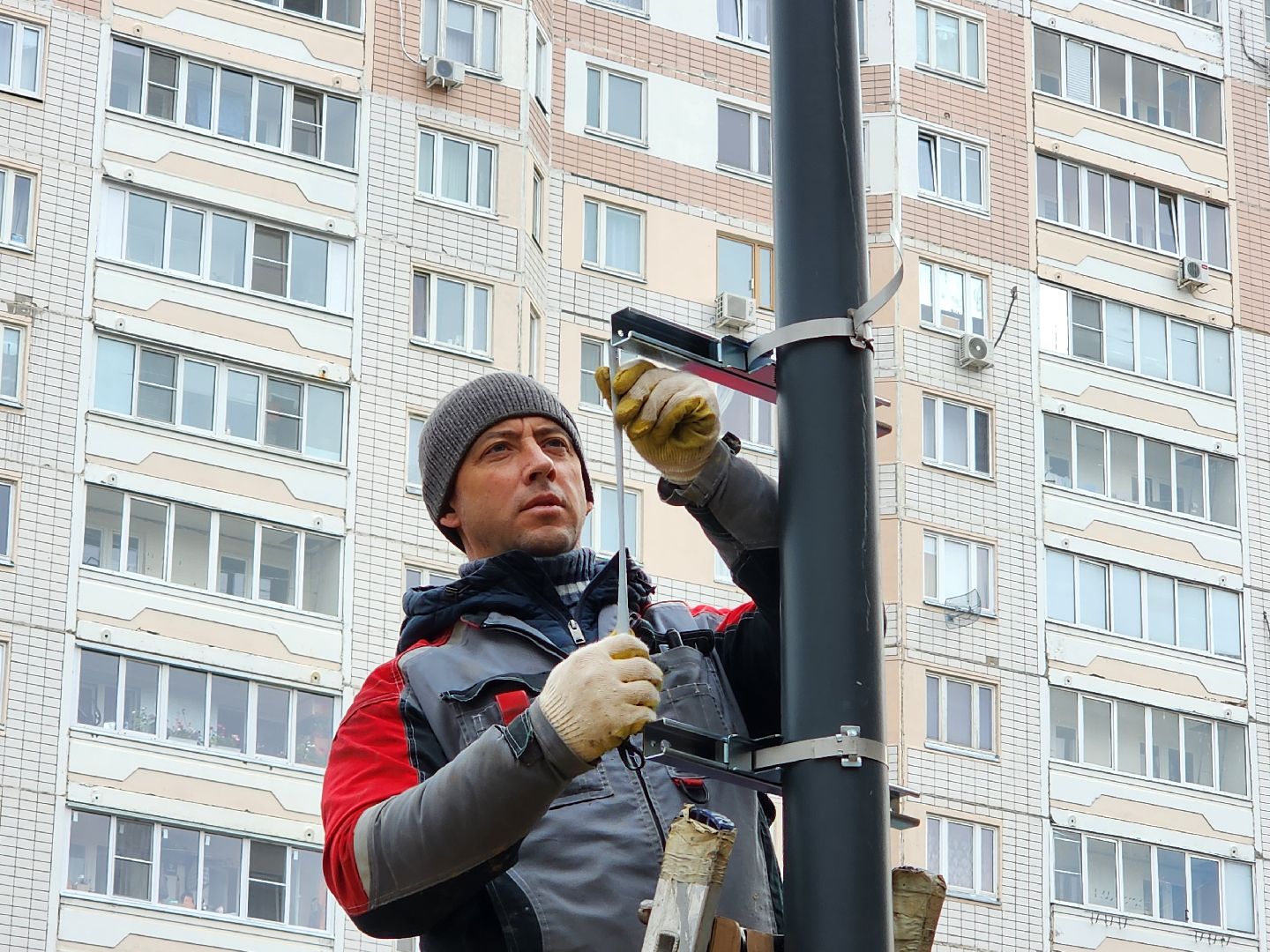 чехов,микрорайон губернский, улица уездная, лесопарк, строительство, благоустройство, установка видеокамер, монтаж камер видеонаблюдения, система безопасный регион, столбы освещения, фонари, универсальный павильон, серверная,госпрограмма московской области, формирование комфортной городской среды,
