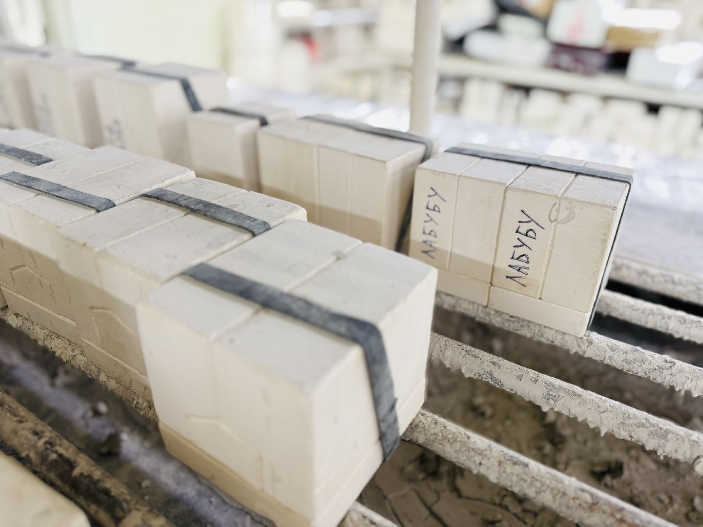 гжель, гжельская роспись, гжельский завод художественной росписи, новый год, производство елочных игрушек, елочные игрушки,