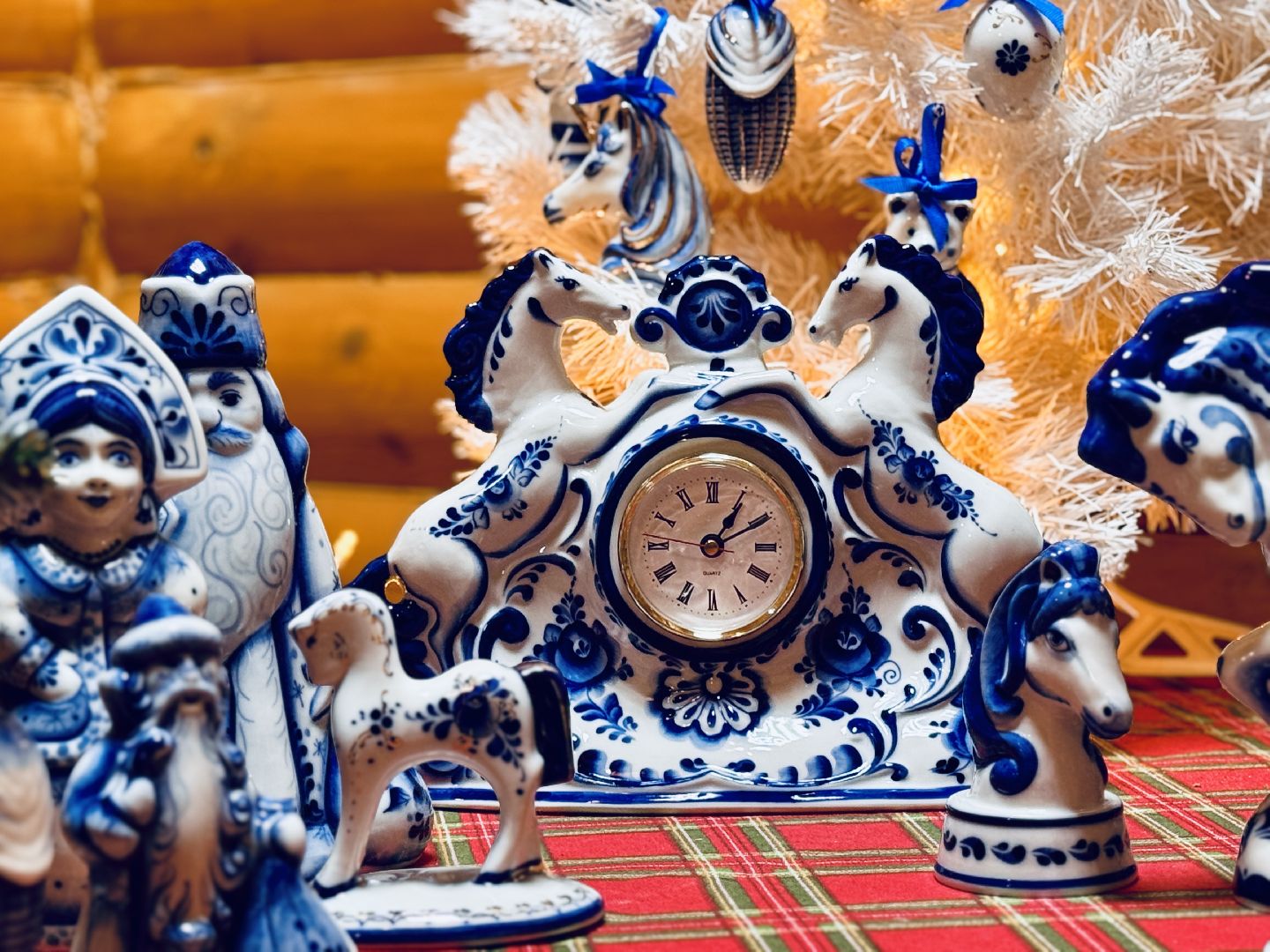 гжель, гжельская роспись, гжельский завод художественной росписи, новый год, производство елочных игрушек, елочные игрушки,