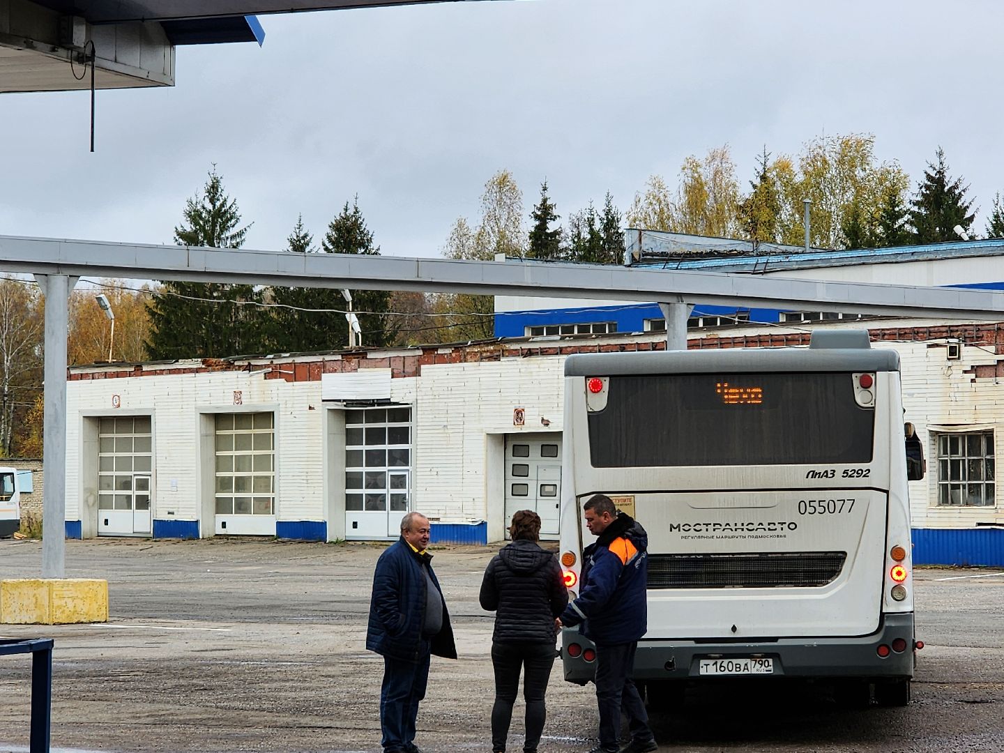 чехов, деревня манушкино, филиал мострансавто, производственная база чехов, автопарк, техобслуживание, маршруты, ремонт автобусов, штат, пополнение автопарка, подготовка автобусов к рейсам, руководитель пб чехов, алексей коркин, медосмотры, оплата проезда, набор сотрудников, вакансии,
