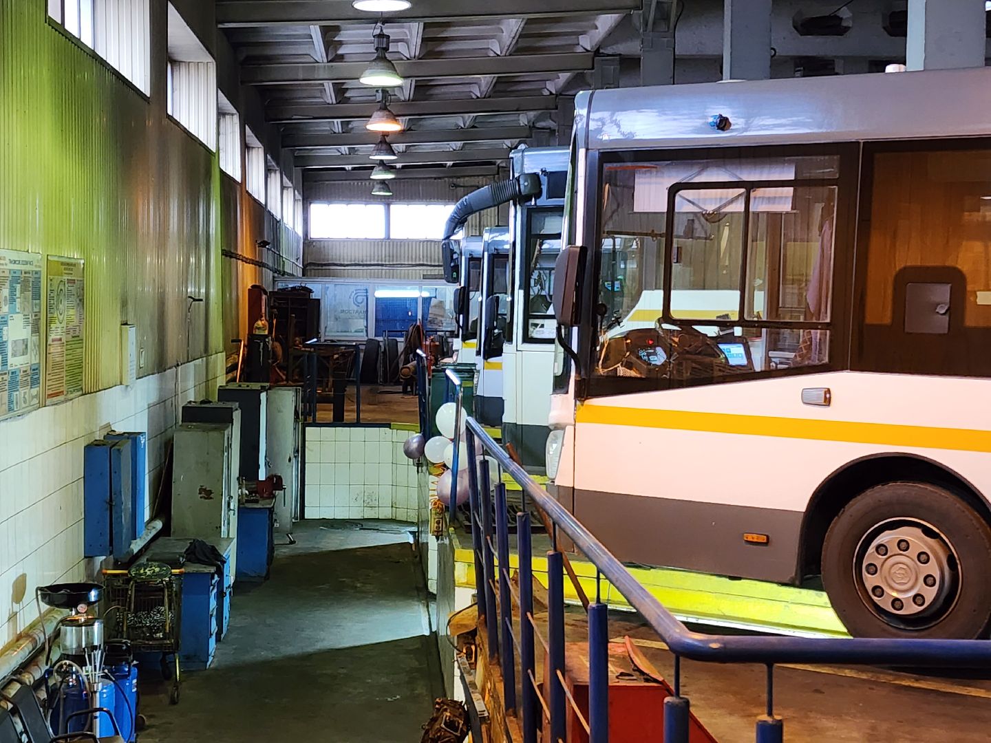 чехов, деревня манушкино, филиал мострансавто, производственная база чехов, автопарк, техобслуживание, маршруты, ремонт автобусов, штат, пополнение автопарка, подготовка автобусов к рейсам, руководитель пб чехов, алексей коркин, медосмотры, оплата проезда, набор сотрудников, вакансии,