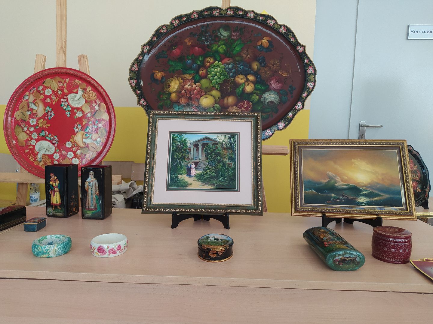 Народные промыслы, профориентация, подносы, картины, резьба по дереву