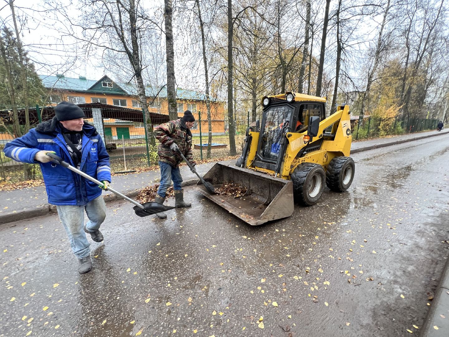 Запрудня благоустройство, Талдомский округ , Уборка тратуаров,