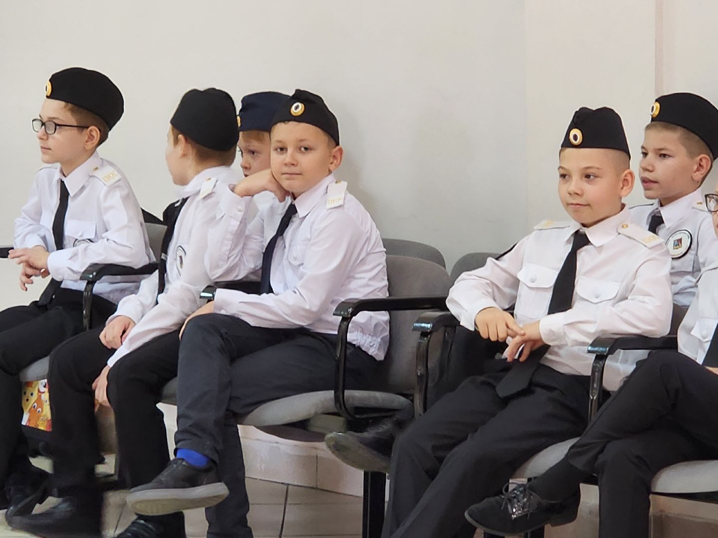 чехов, поселок любучаны , средняя школа, предкадетский класс, посвящение в предкадеты, клятва, награждение, артем чурилов, программа герои подмосковья,