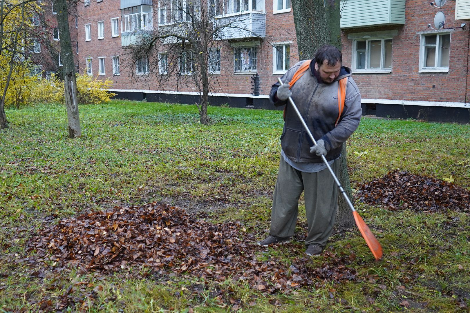 дворники, уборка листвы, ступино,