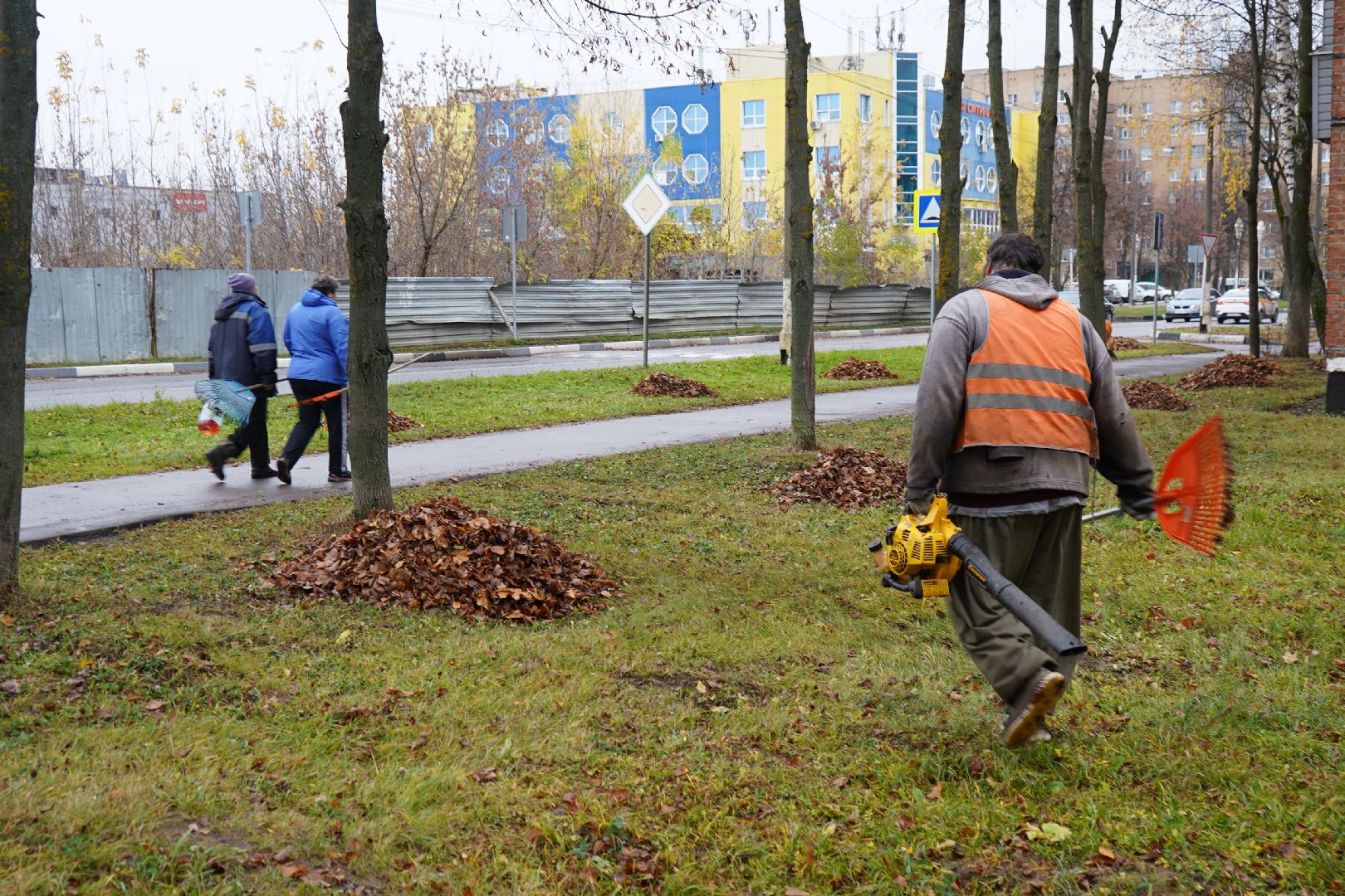 дворники, уборка листвы, ступино,