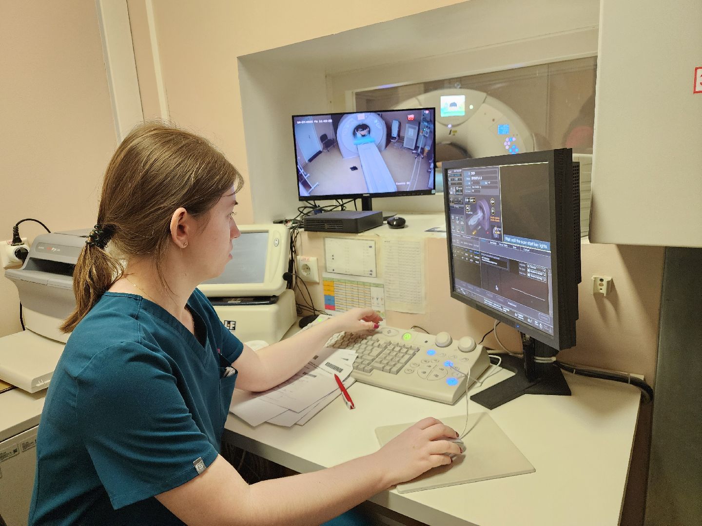 подольск, Происшествие , падение с высоты,Подольская детская больница ,