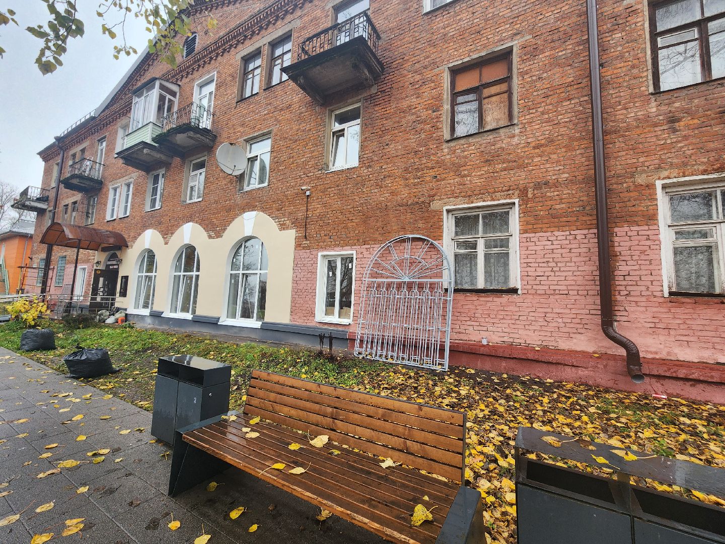 фрязино, ремонт входной группы, культурный центр, учреждение культуры, окна,