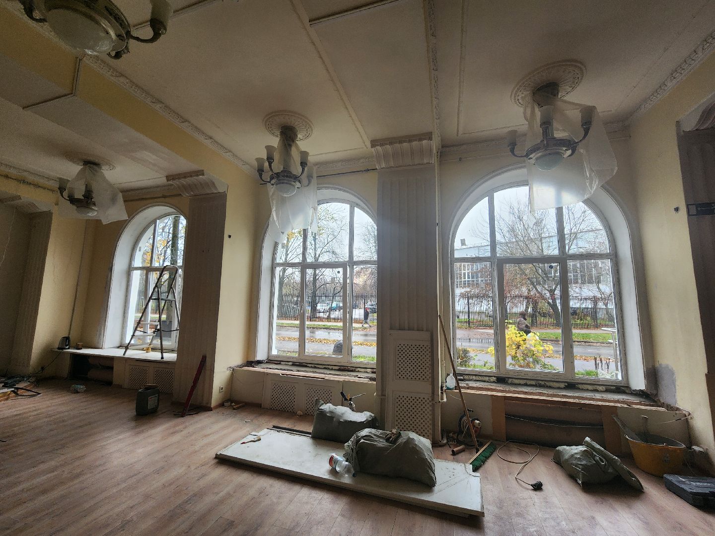 фрязино, ремонт входной группы, культурный центр, учреждение культуры, окна,