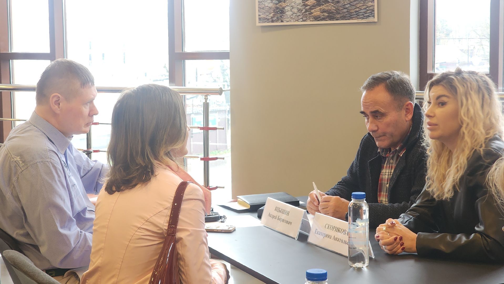 выездная администиация, Звенигород, Общество , личный прием жителей, школьные автобусы,