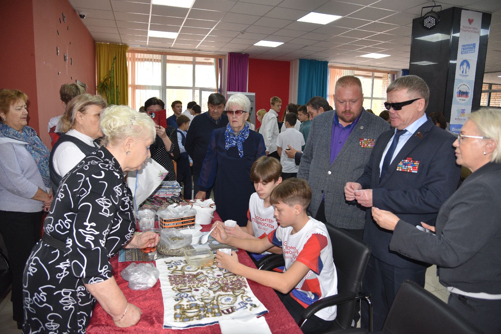 лотошино, вместе, волонтер подмосковья, гуманитарка,