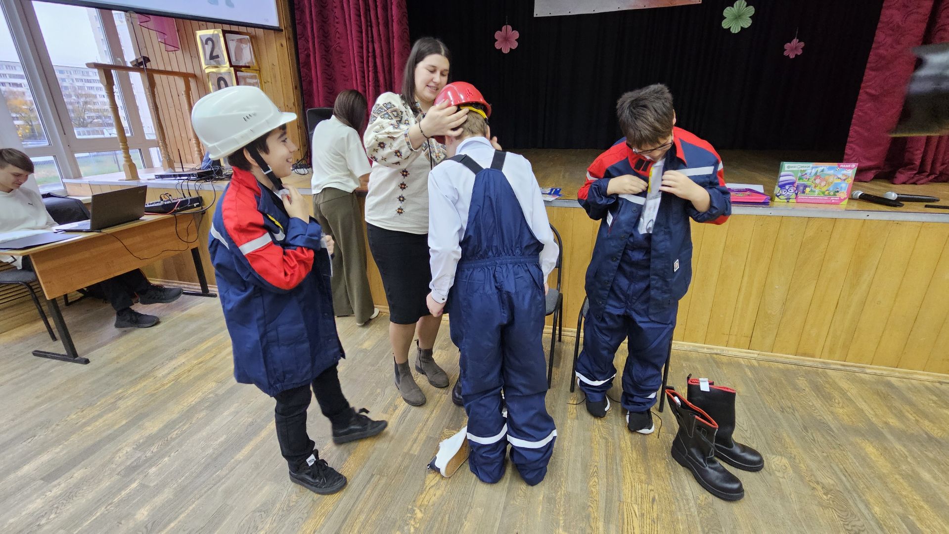 долгопрудный, дети,  россети, россети московский регион,гимназия 13, гимназия 13 в долгопрудном, школьники,