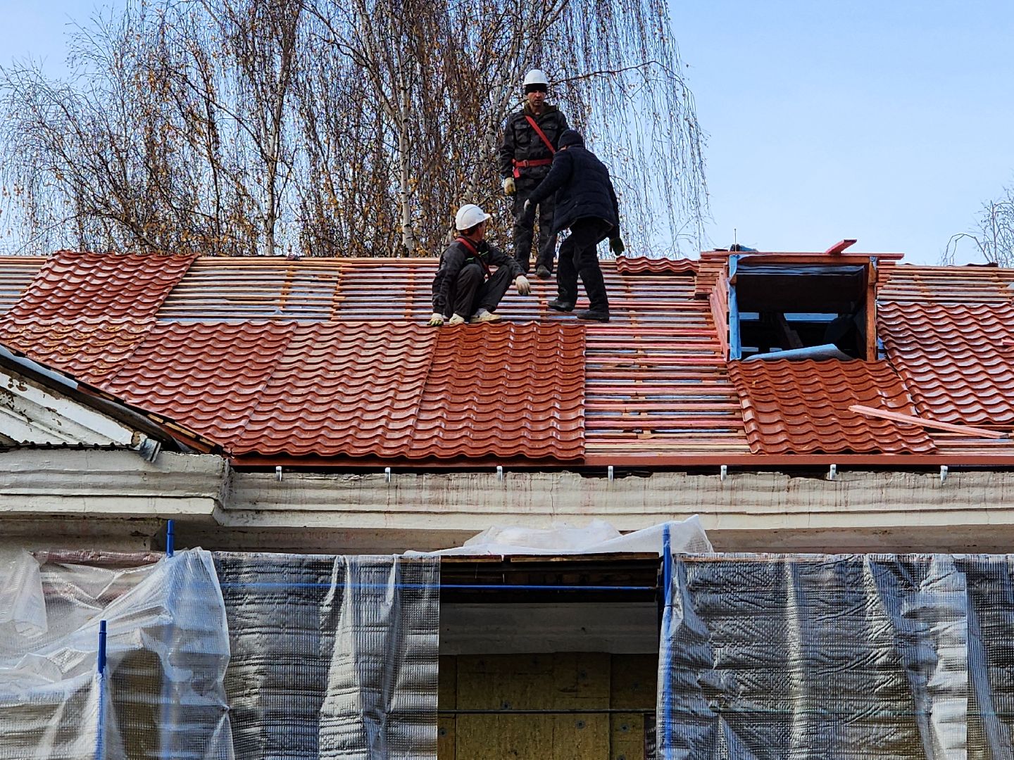 чехов, улица чехова 27, центр детского творчества, капитальный ремонт, реконструкция, обновление, замена кровельного покрытия, капремонт кровли, двускатная крыша, гидроизоляция,  теплоизоляция, фасадные работы, утепление фасада, новые строительные материалы,госпрограмма московской области,
