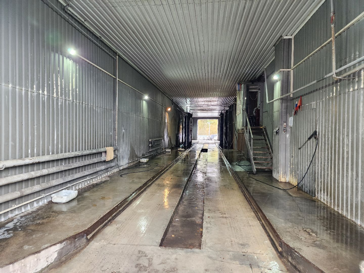 чехов, мострансавто, производственная база чехов, мойка для автобусов, автомойка, автоматическая мойка, очистка транспорта, техническое обслуживание, текущий ремонт, подготовка к рейсам, автопарк, маршруты, технический персонал, директор пб чехов, алексей коркин,вакансии, трудоустройство,