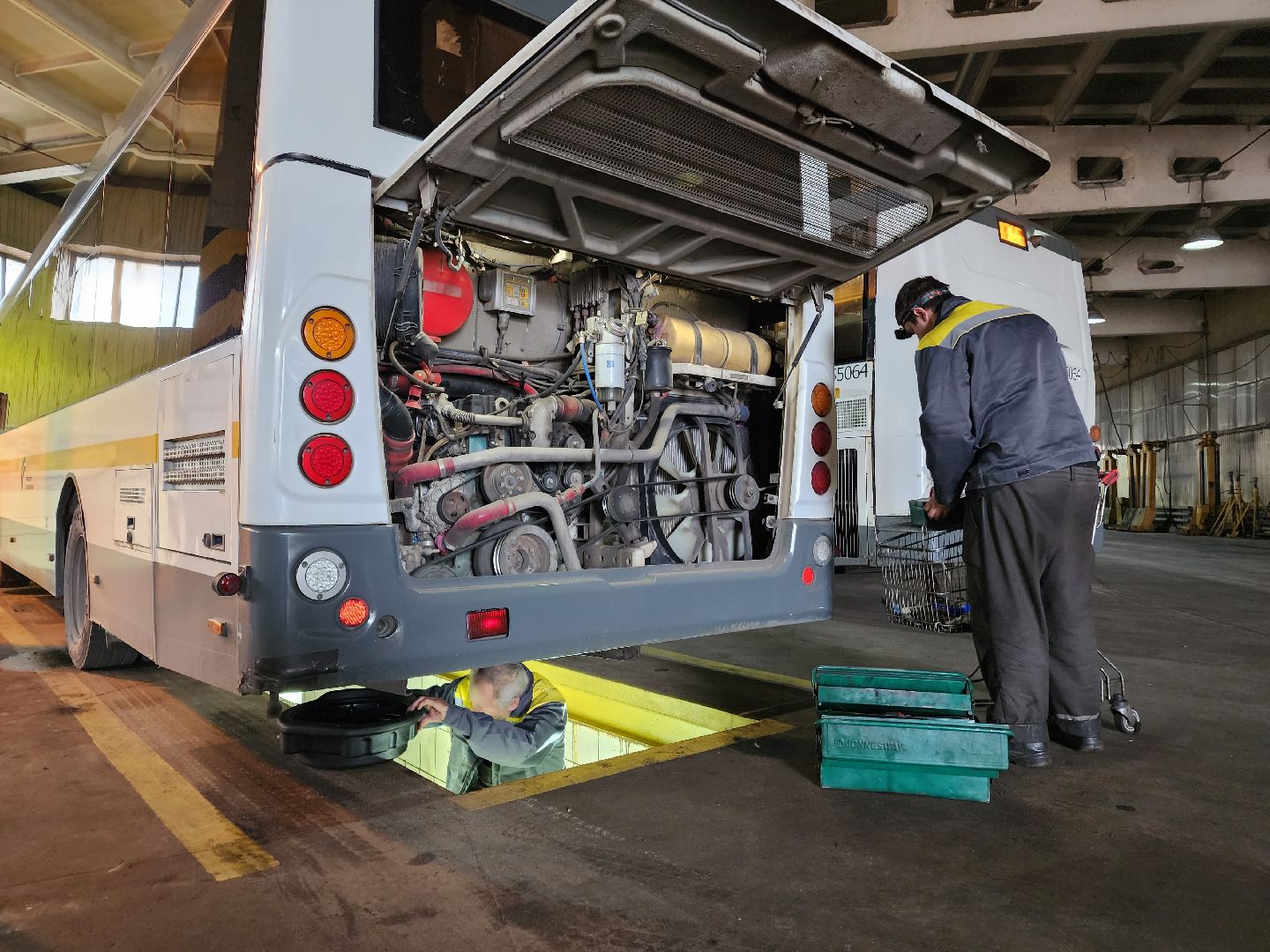 чехов, мострансавто, производственная база чехов, мойка для автобусов, автомойка, автоматическая мойка, очистка транспорта, техническое обслуживание, текущий ремонт, подготовка к рейсам, автопарк, маршруты, технический персонал, директор пб чехов, алексей коркин,вакансии, трудоустройство,