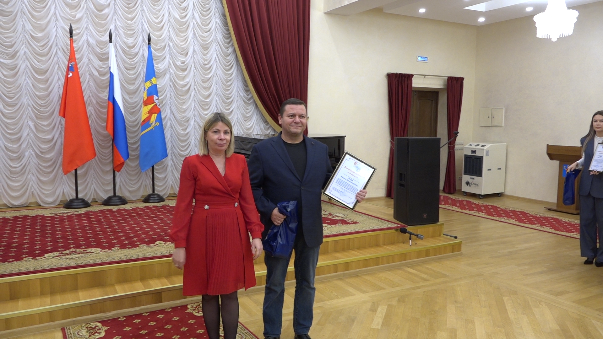 день добровольца, волонтеры, маскировочные сети, помощь сво, власиха волонтеры,