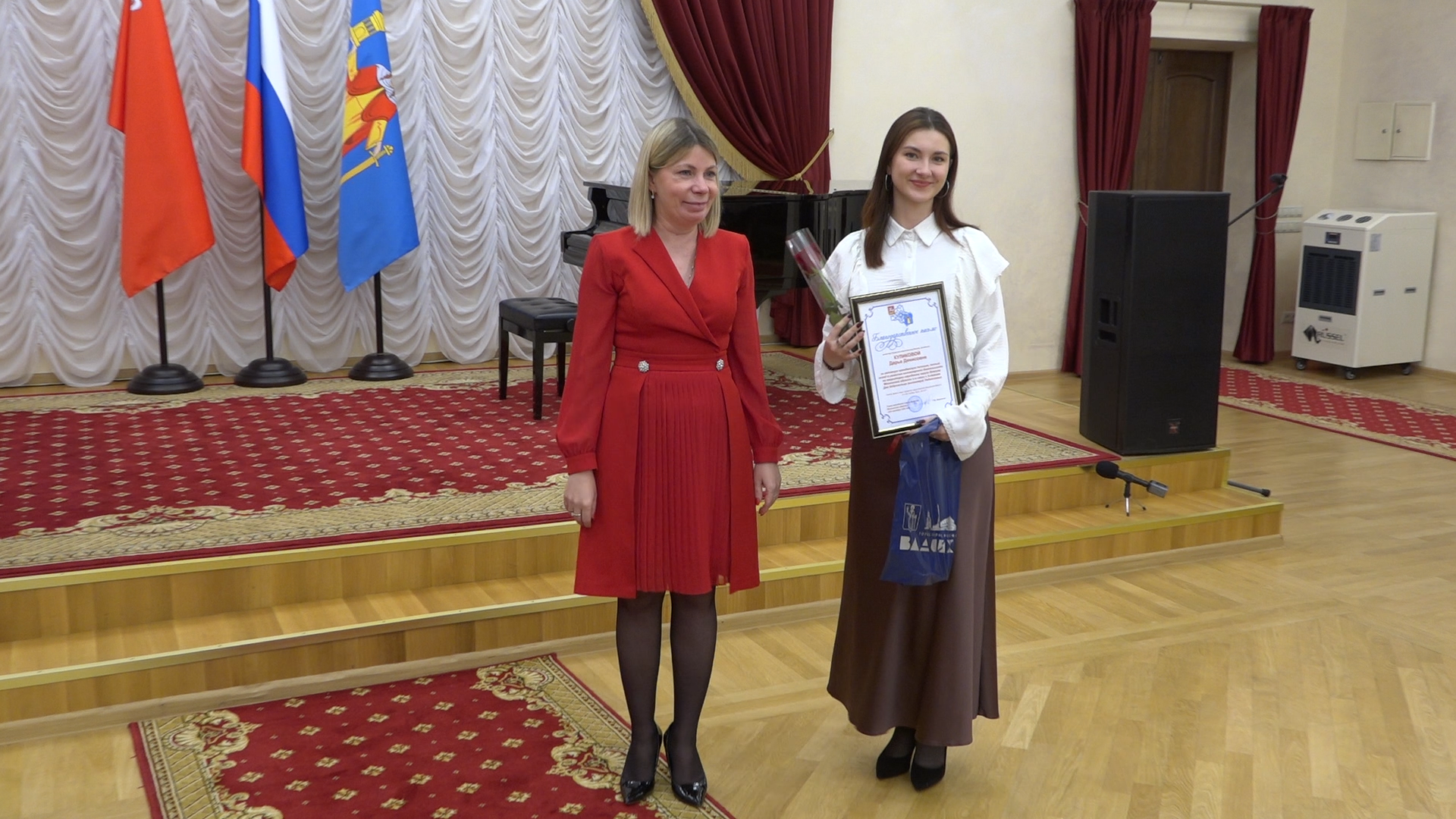 день добровольца, волонтеры, маскировочные сети, помощь сво, власиха волонтеры,