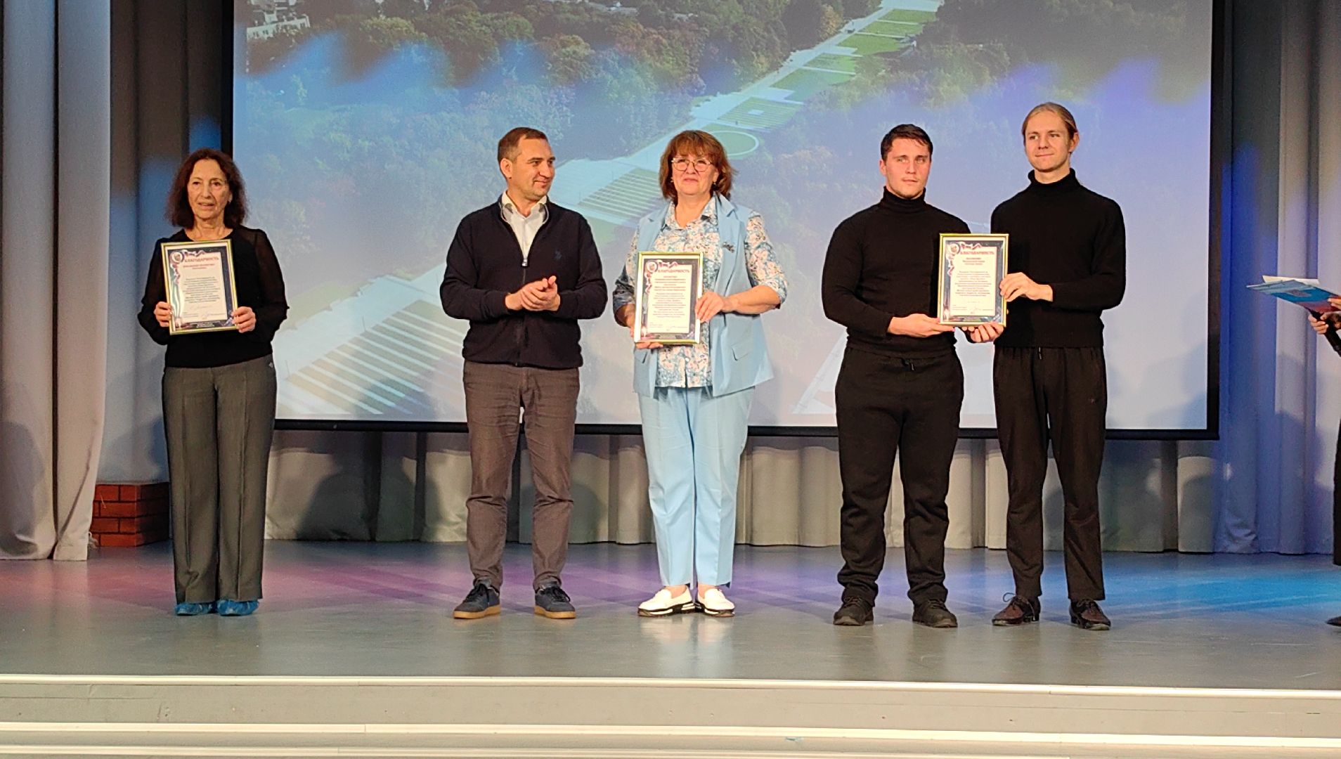 спектакль, мариуполь, творчество, гастроли,