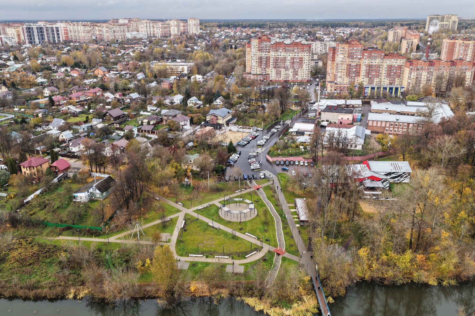 видео с коптера, пешеходная зона в щелкове, молодежная набережная щелково,