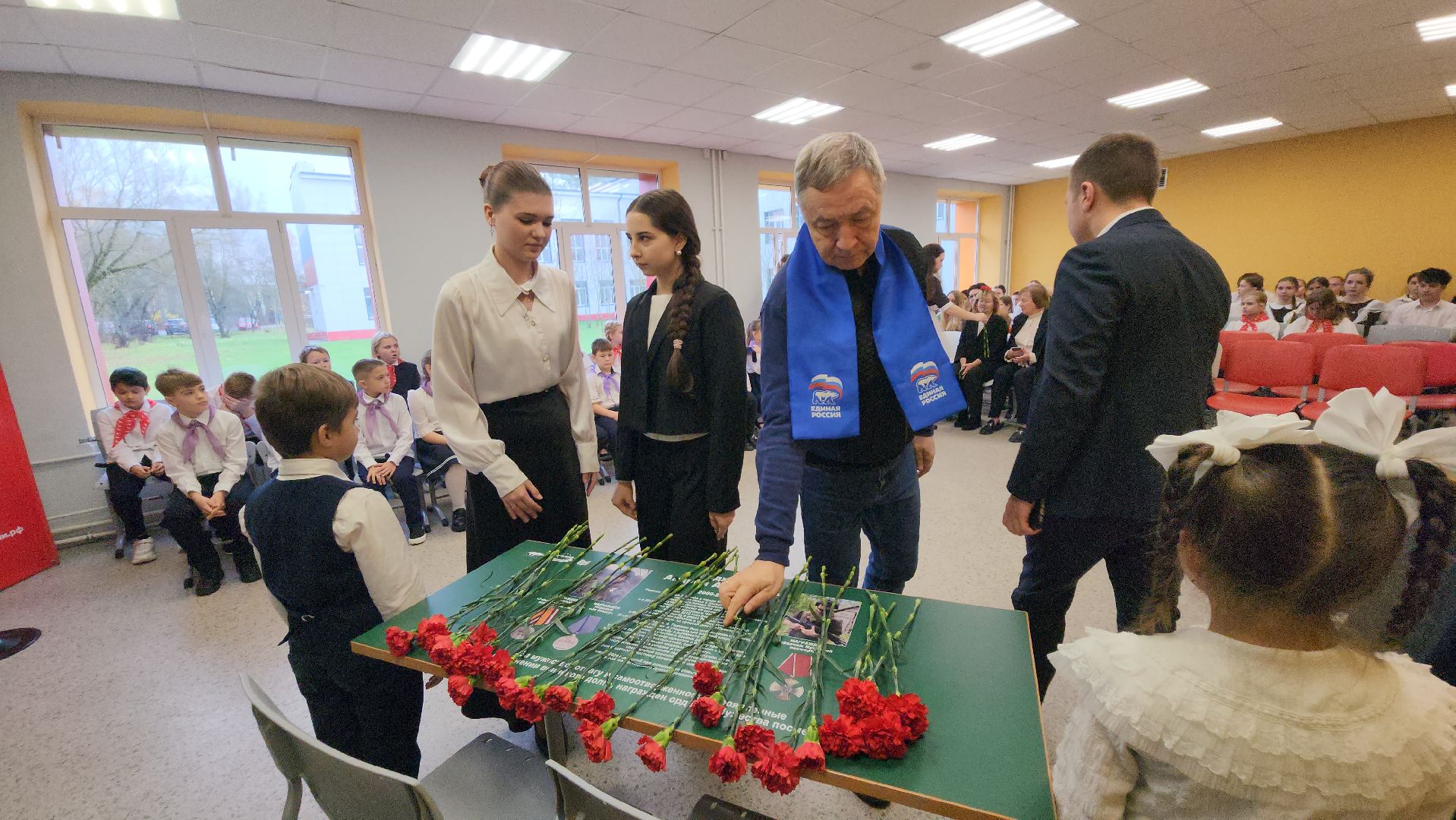 серпухов, поселок пролетарский, парта героя сво,