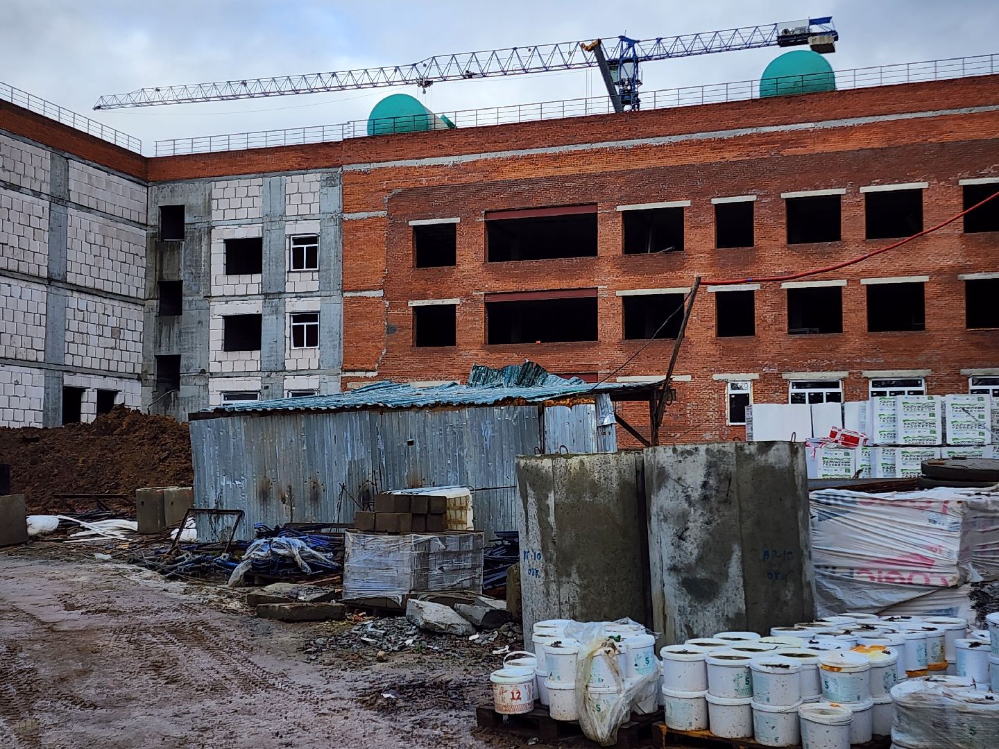 чехов, поселок мещерское, психиатрическая больница, новый лечебный корпус, строительство, реконструкция, фасадные работы, утепление фасада, гидроизоляция, вентилируемый фасад, внутренняя отделка помещений, остекление, возведение перегородок, инженерные сети, нацпроект здравоохранение, госпрограмма московской области,