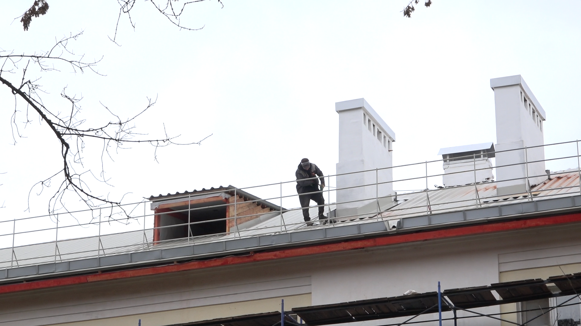 дос, дом офицерского состава, власиха дос, капремонт кровли, двускатная крыша,