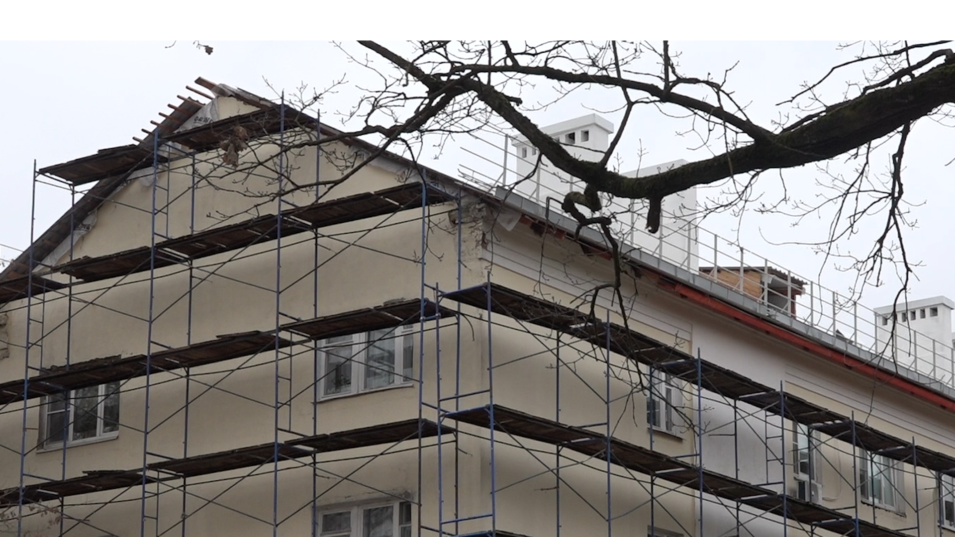 дос, дом офицерского состава, власиха дос, капремонт кровли, двускатная крыша,