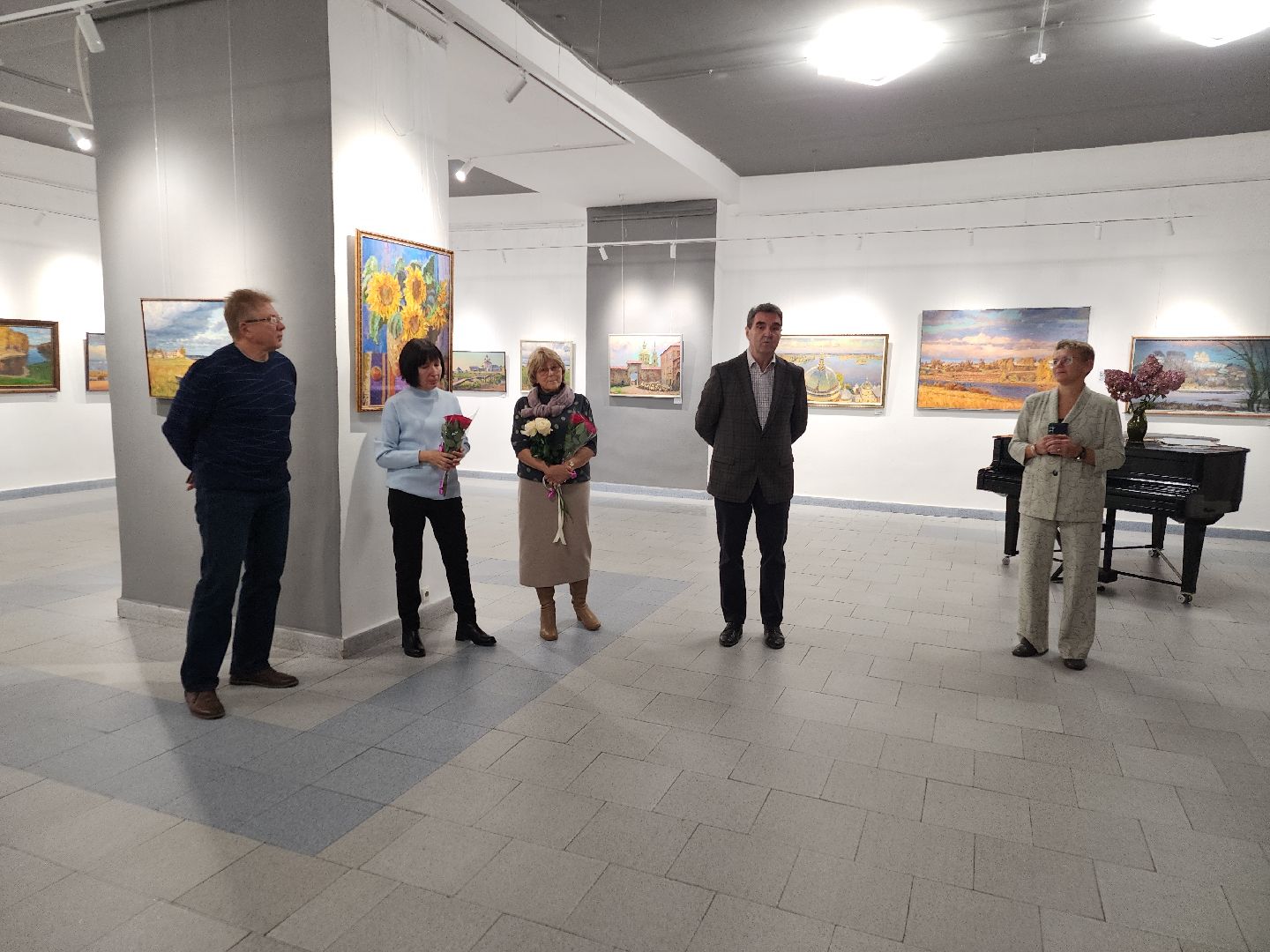 выставка фарфора, дулевский фарфор, орехово-зуевский округ,выставочный зал,