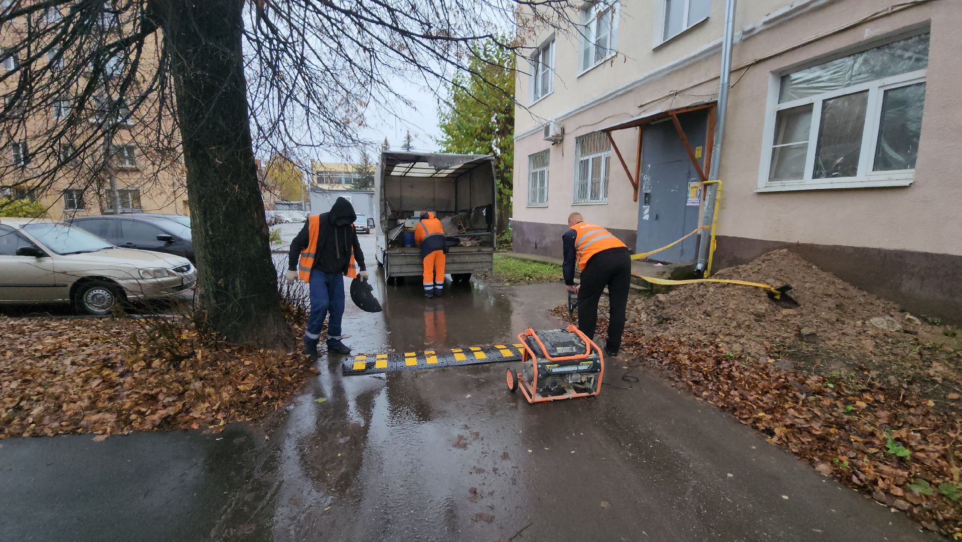 серпухов, улица луначарского, комбинат благоустройства, лежачие полицейские,
