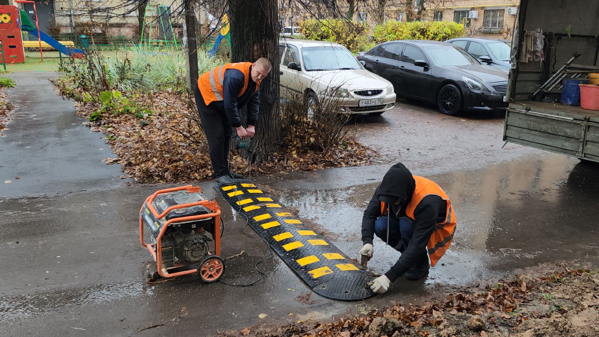 серпухов, улица луначарского, комбинат благоустройства, лежачие полицейские,