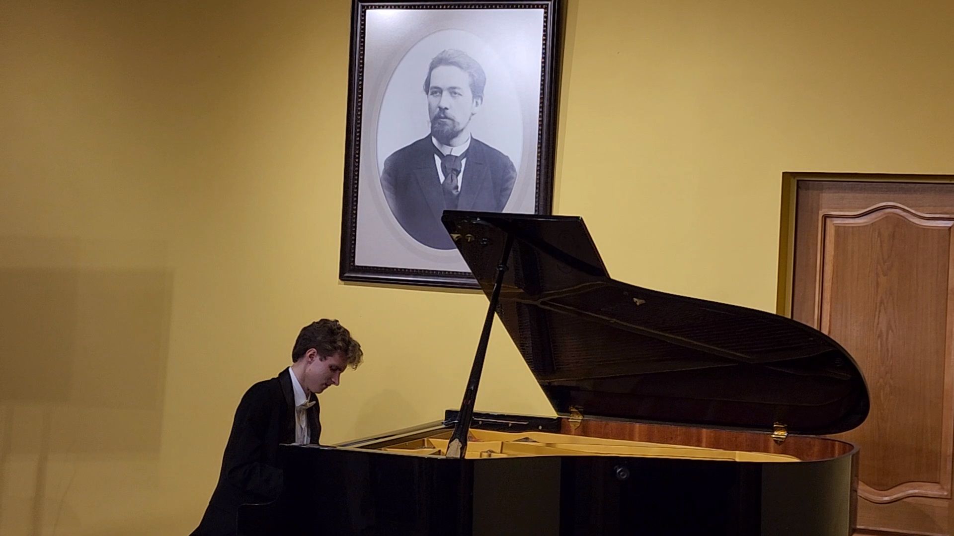 чехов, село мелихово, музей-заповедник мелихово, акция ночь в музее, музыка, концерт, живопись, скульптура, мастер-классы, экскурсии,всероссийская акция, лекции, рисунки чехова, чехов и музыка,скрипач георгий ибатулин,пианист егор сидоров, художник антон чубаков,скульптор елена милейко,