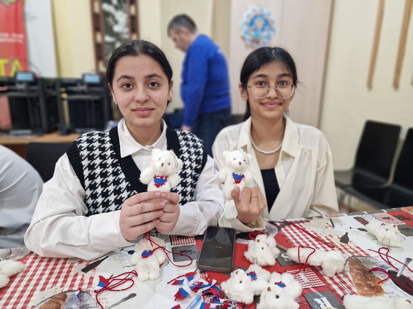 школьники Балашихи изготовили необычные обереги для бойцов СВО , фонд защита балашиха,